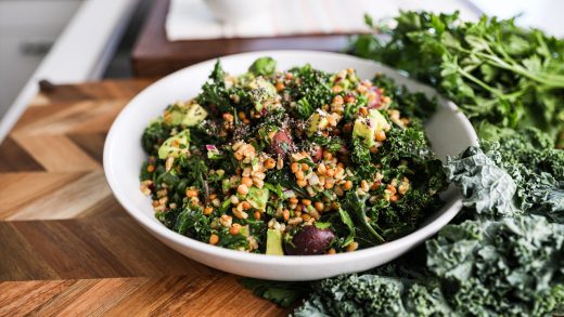 Kale Mediterranean salad with farro and lentils