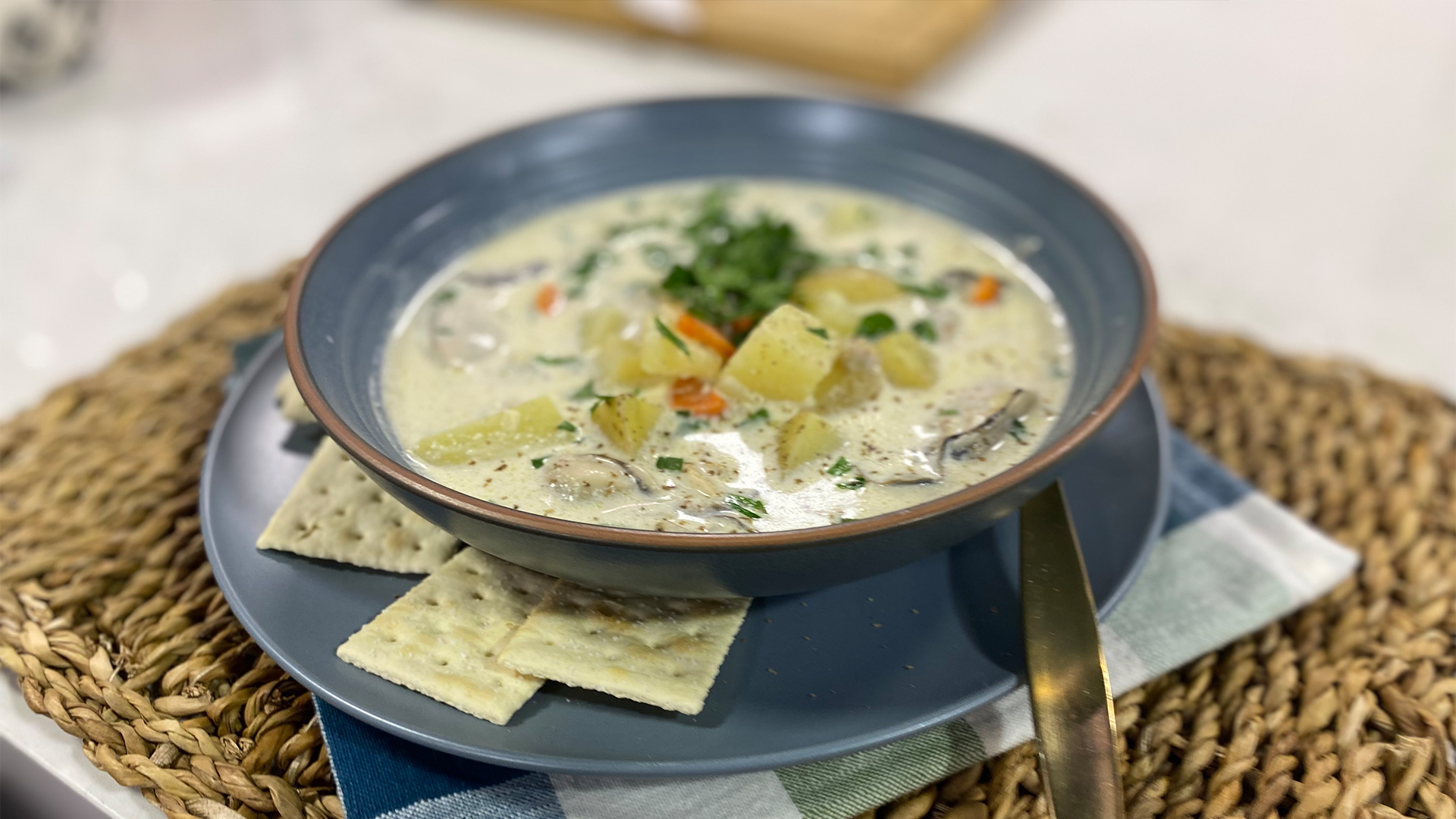 Clam and oyster chowder