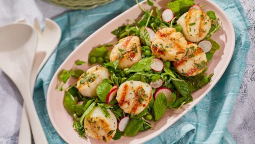 Grilled scallops with minty pea salad