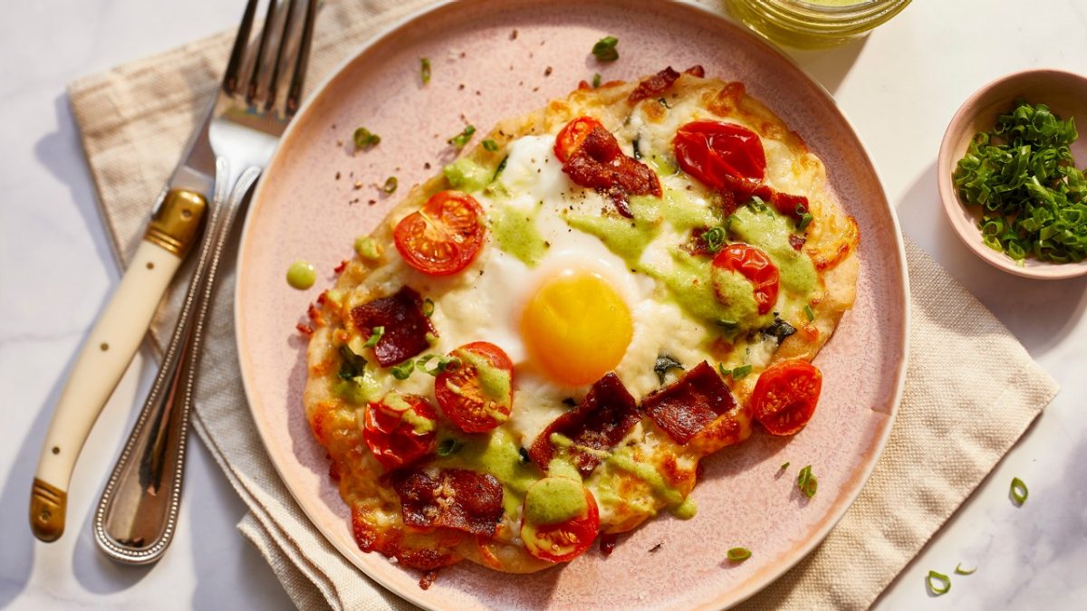 Breakfast flatbreads with jalapeno hot sauce
