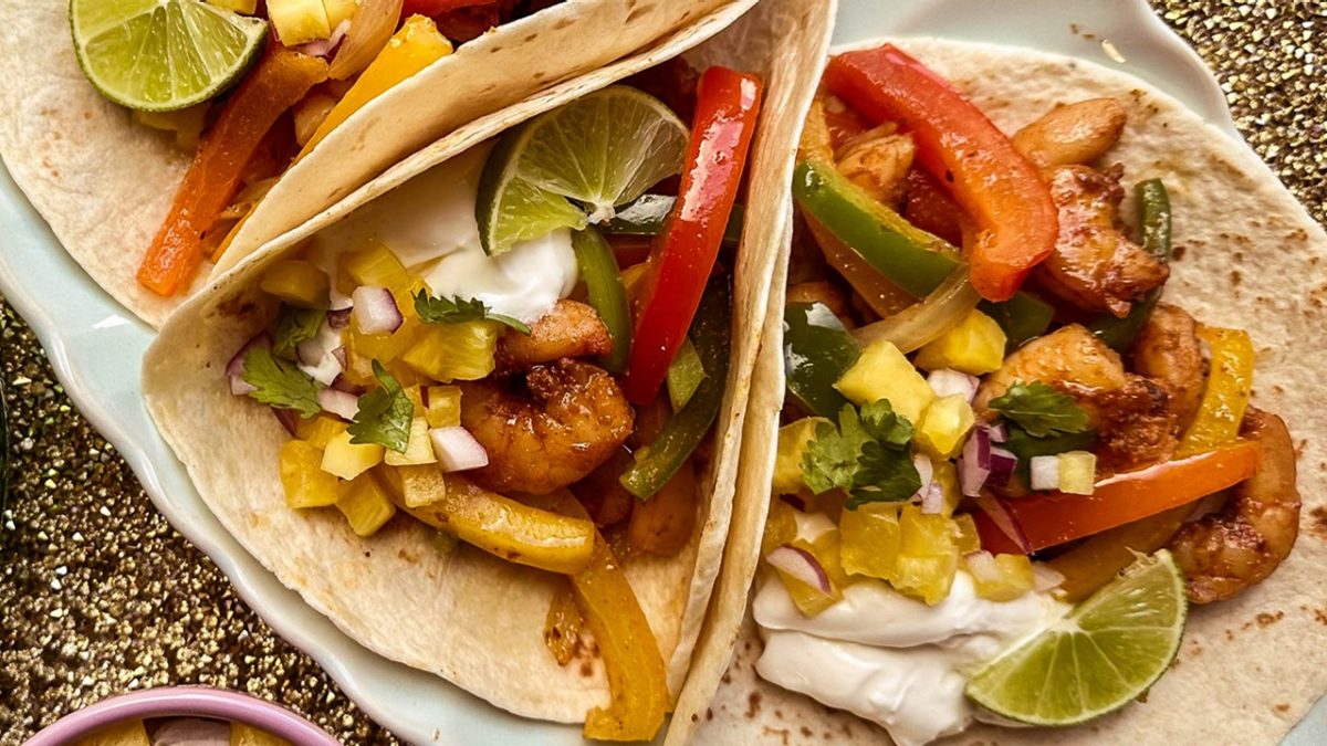 Sizzling Shrimp Fajitas with Pineapple-Lime Salsa