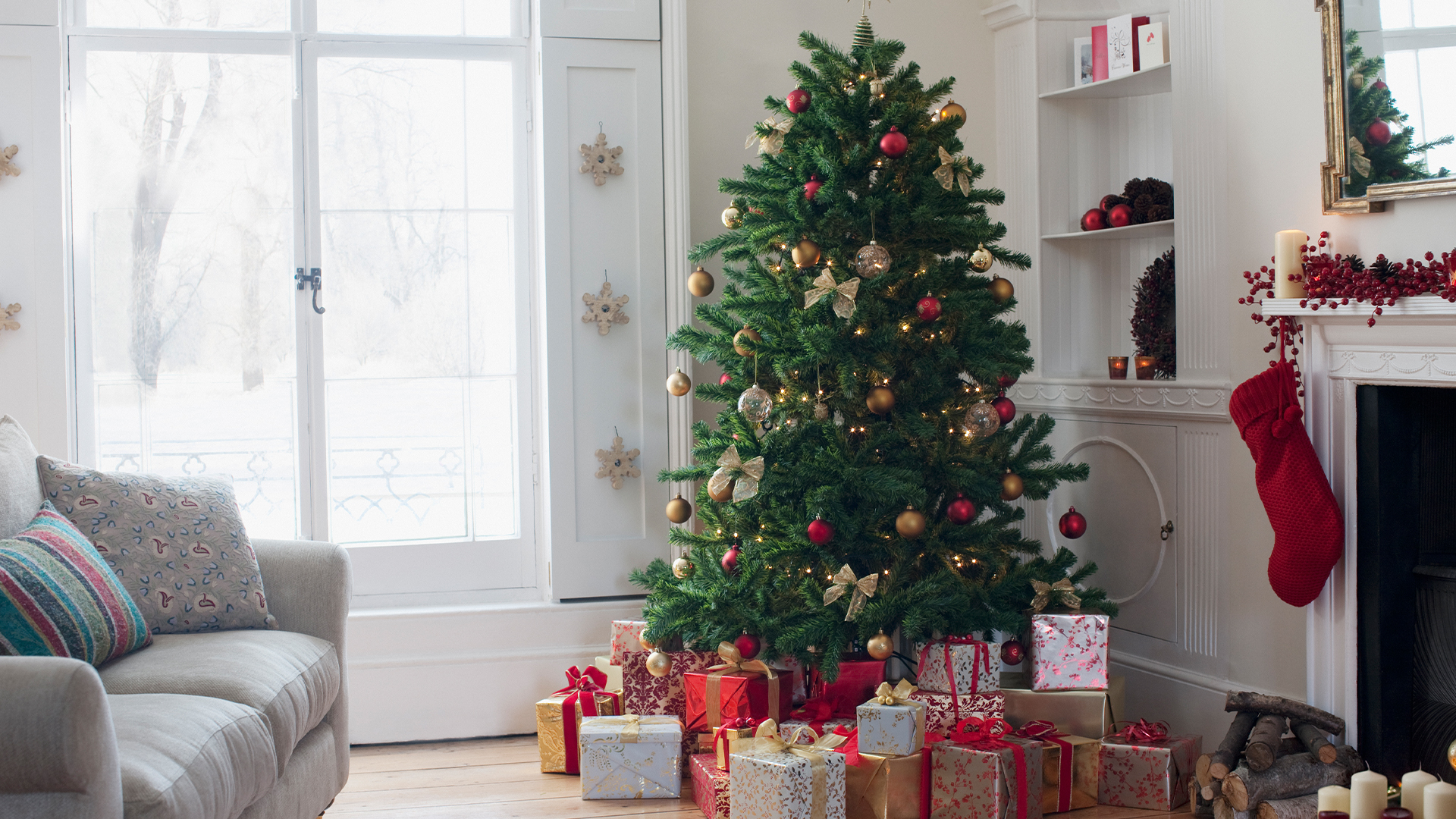 Three different ways to decorate your holiday tree