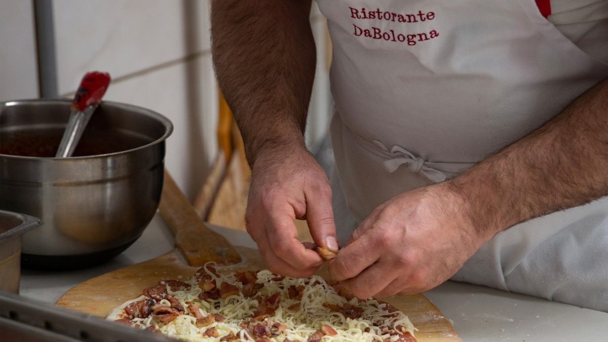 we-went-on-an-adventure-to-find-the-best-pizza-in-canada