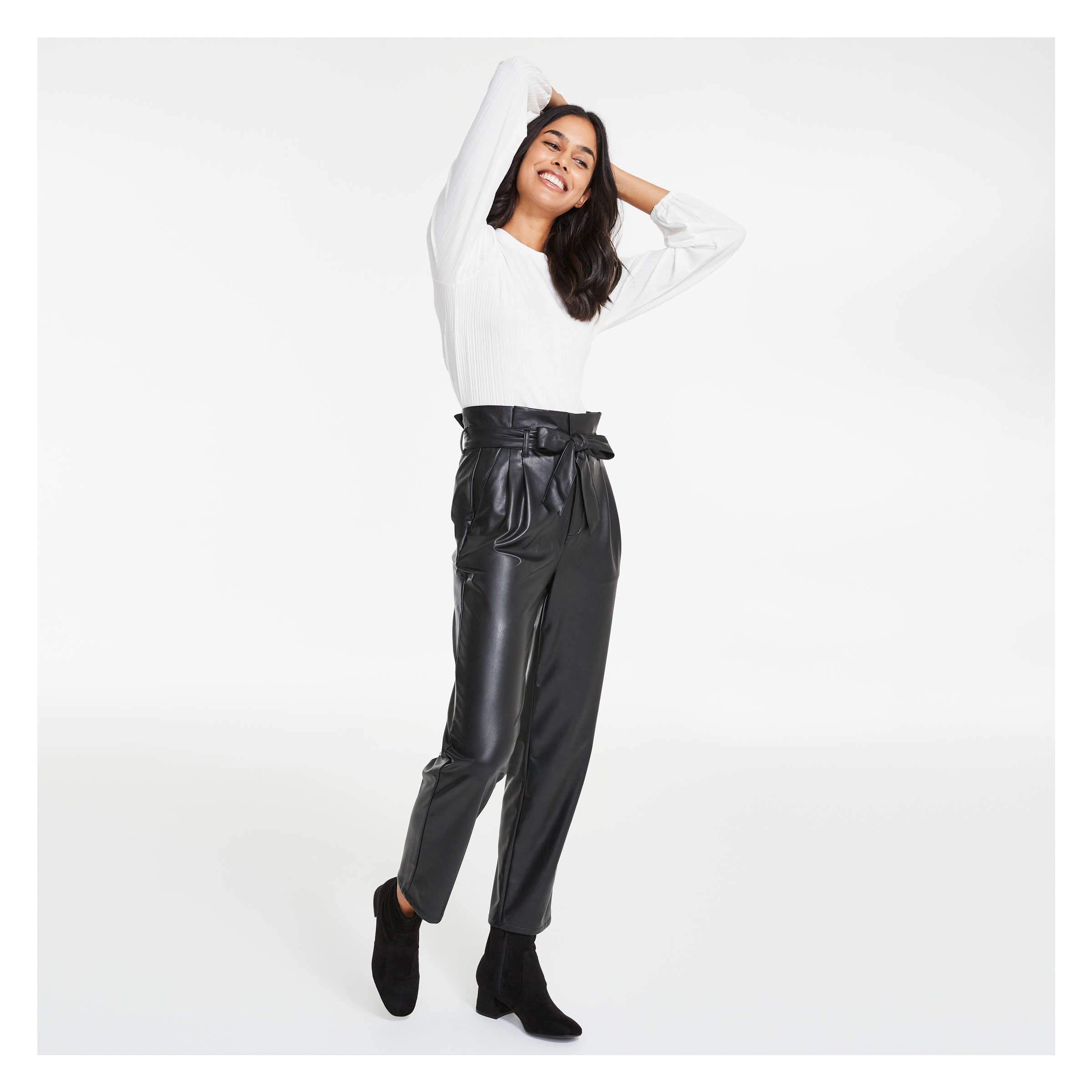 Styling my Faux Leather Trousers - Chic & Stylish #LINKUP