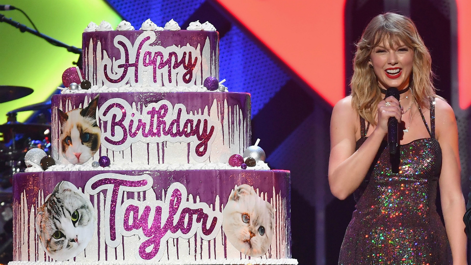 Taylor Swift’s Christmas-themed 30th birthday party was packed with her