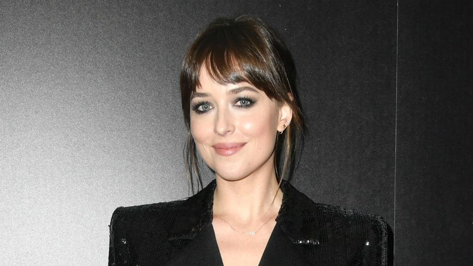 Dakota Johnson gave a tour of her gorgeous L.A. home to Architectural ...