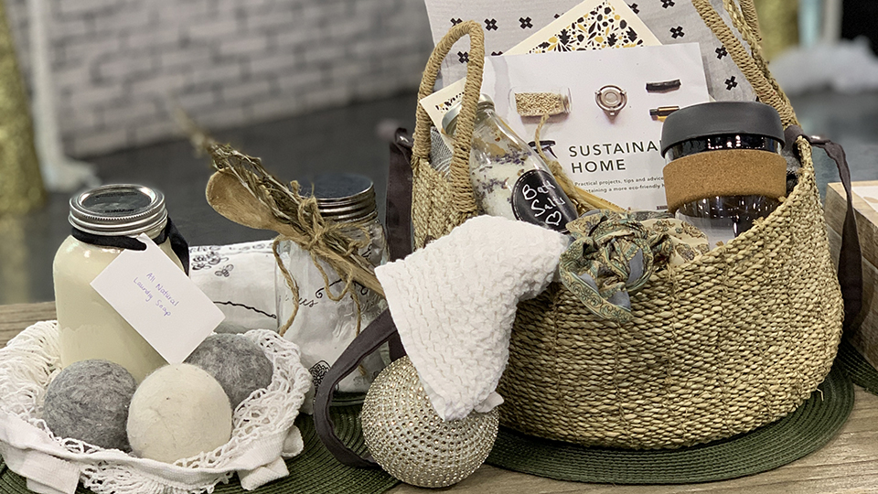 How to Make a Low-Waste Gift Basket