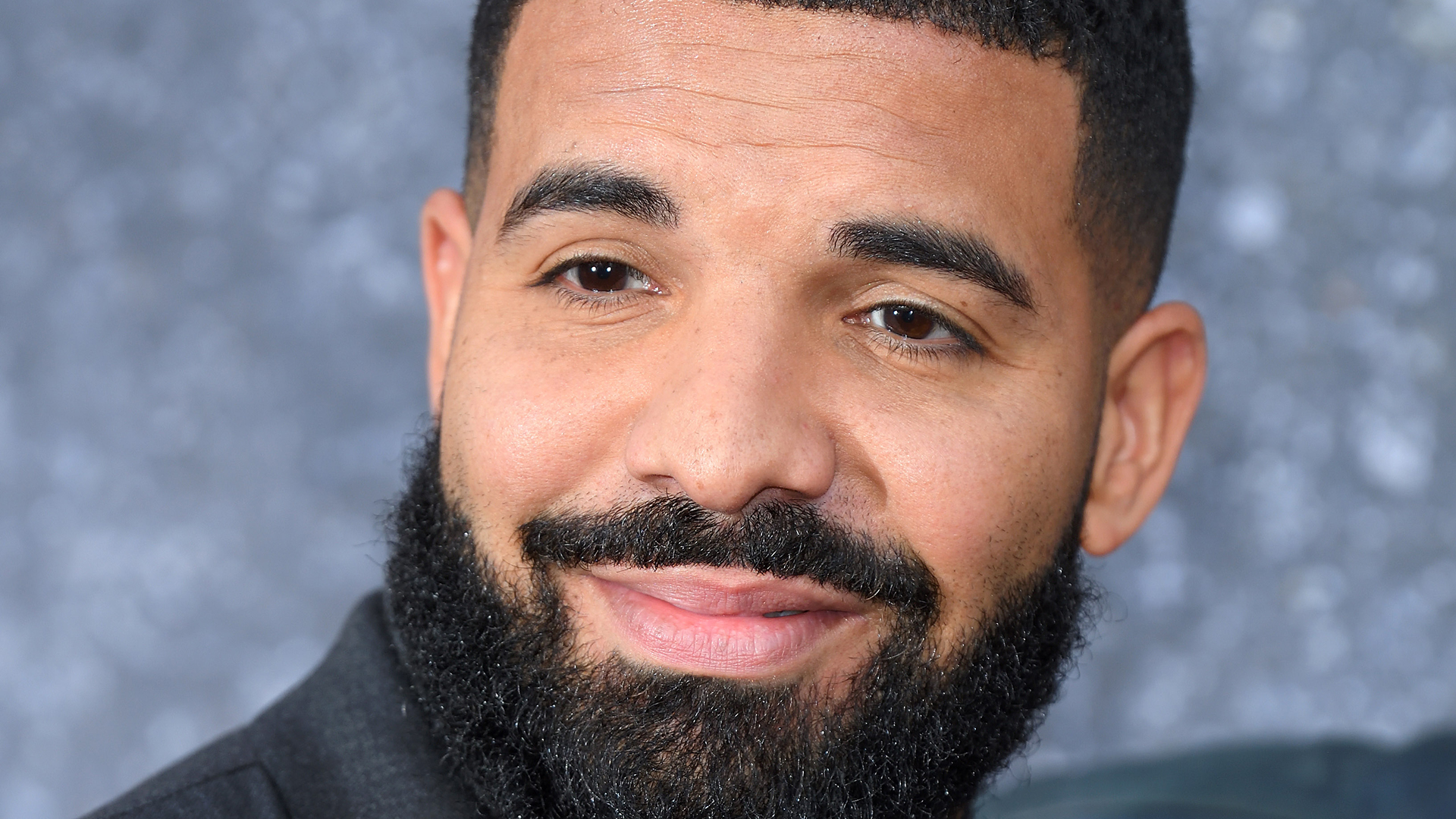 Drake served a mac ‘n cheese with raisins for his birthday