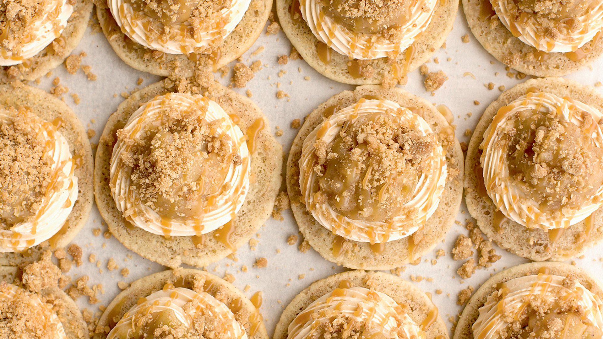 Apple crumble cookie sandwiches