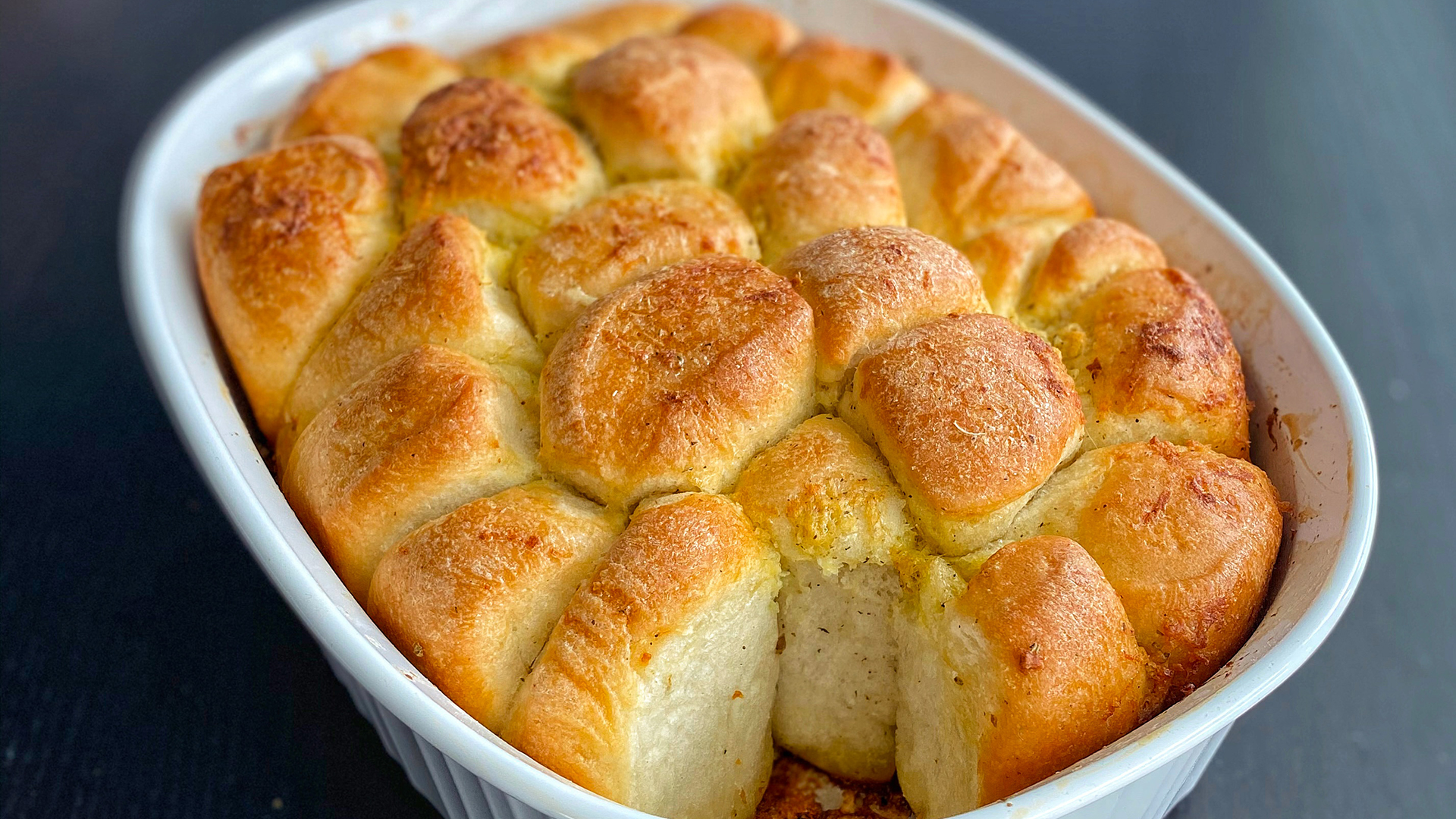 Fluffy crispy garlic pan bread