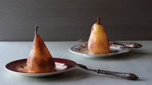 Wine-poached pears with mascarpone-vanilla filling