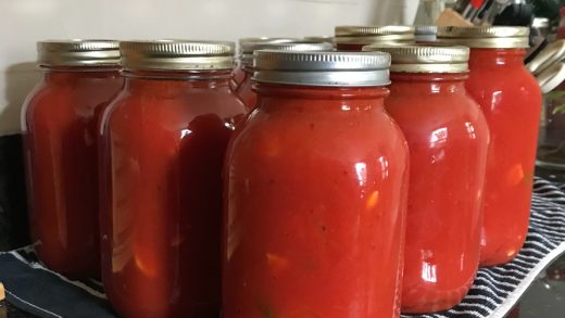 Summer fresh tomato sauce