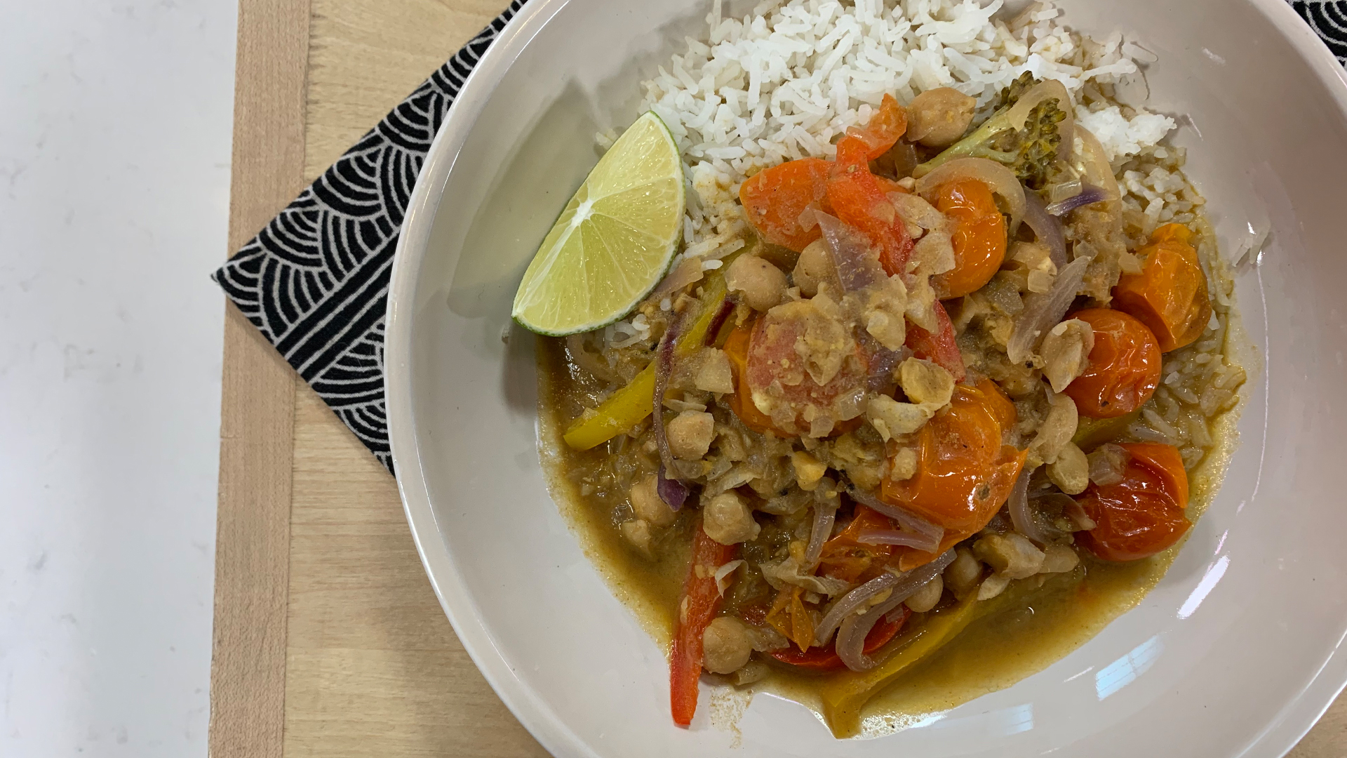 Thai-style chickpea green curry﻿