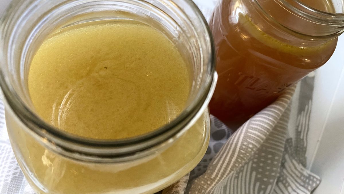 Easy chicken bone broth