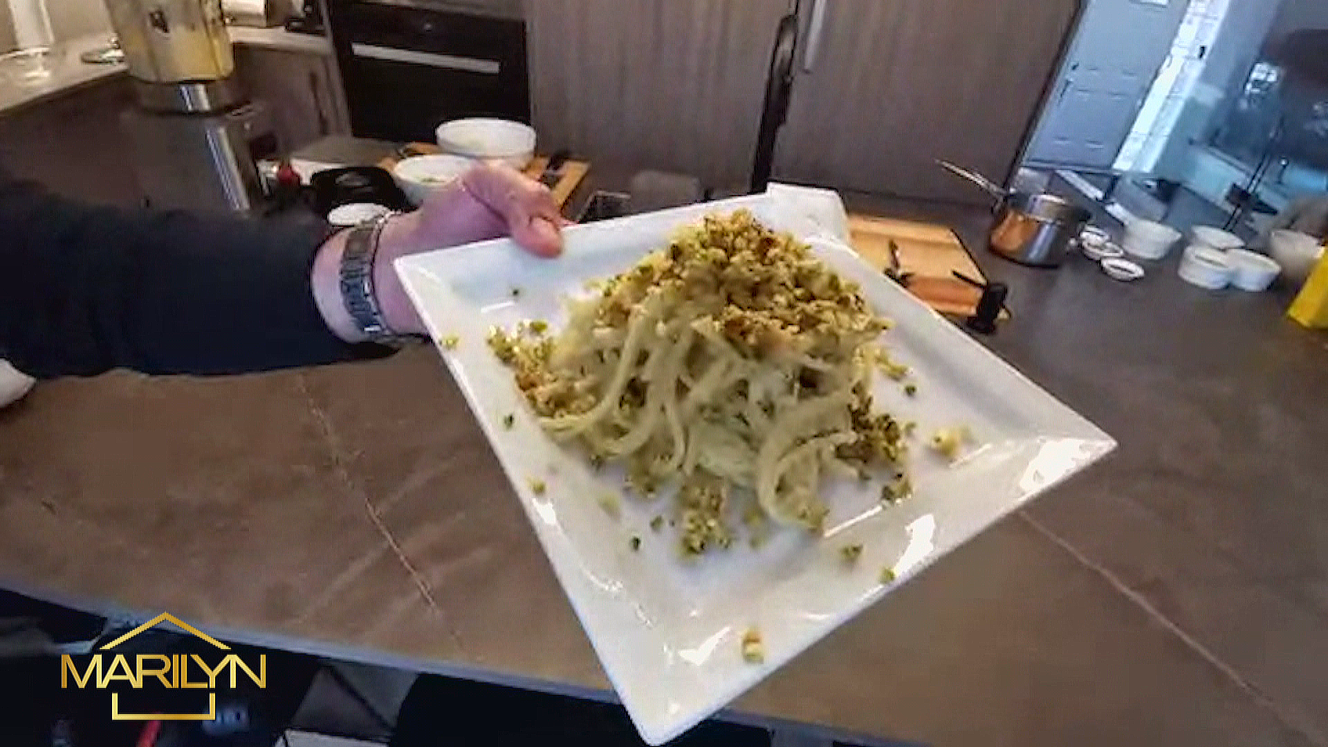 Cauliflower pasta with crispy pistachio crumble