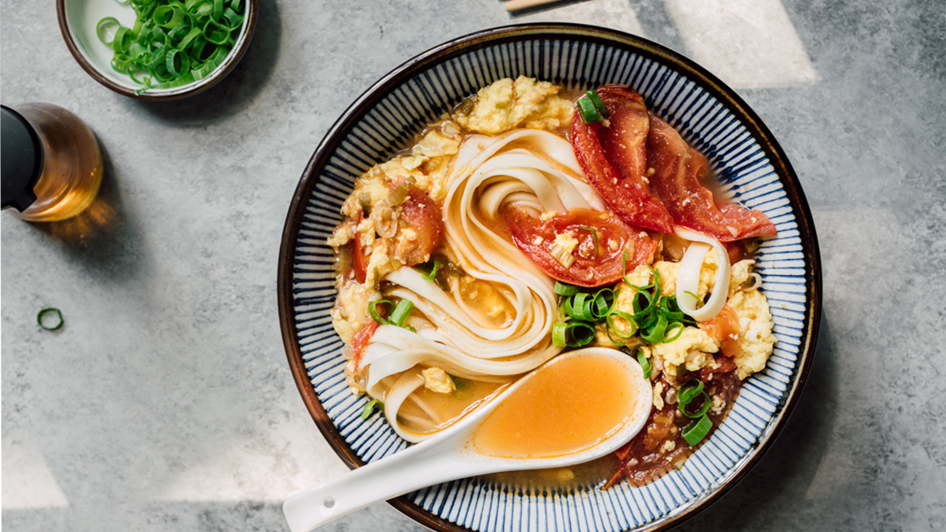 Easy Chinese tomato egg noodles