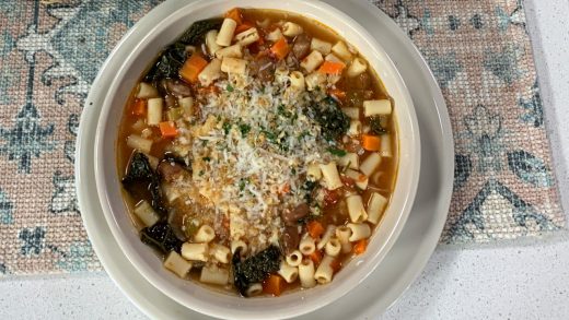 Pasta with beans and broth