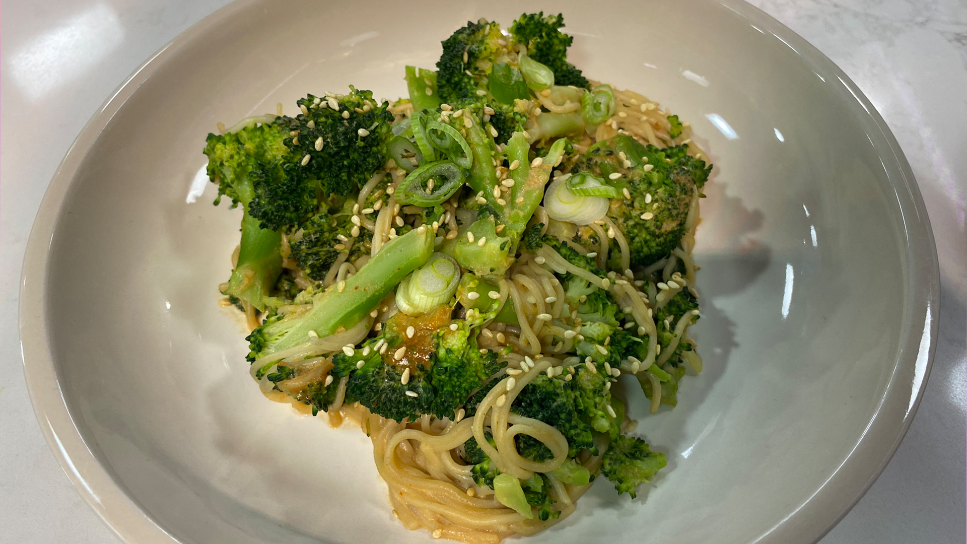 Sesame broccoli noodles