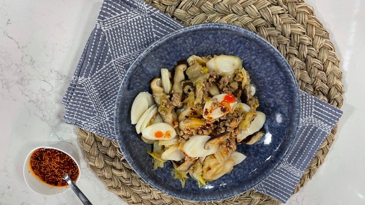 Braised Rice Cakes With Napa Cabbage Shiitake And Pork