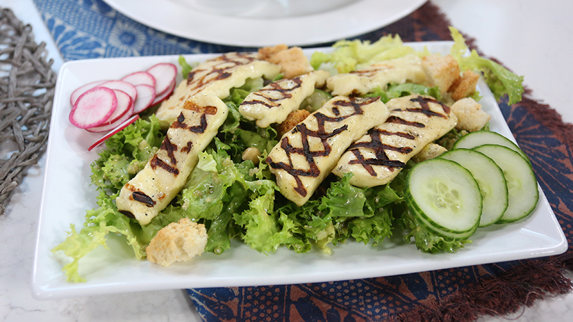 Grilled halloumi salad with lemon parsley dressing
