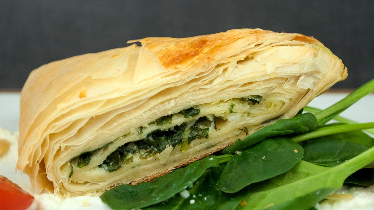 Spinach and cheese pastry (Spanakopita)