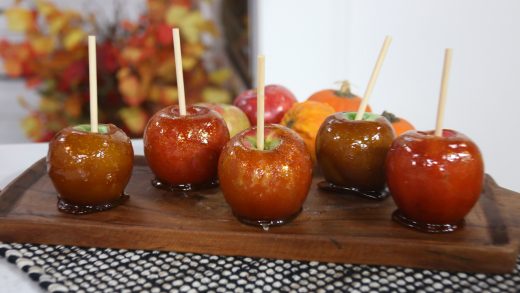 Sticky toffee apples