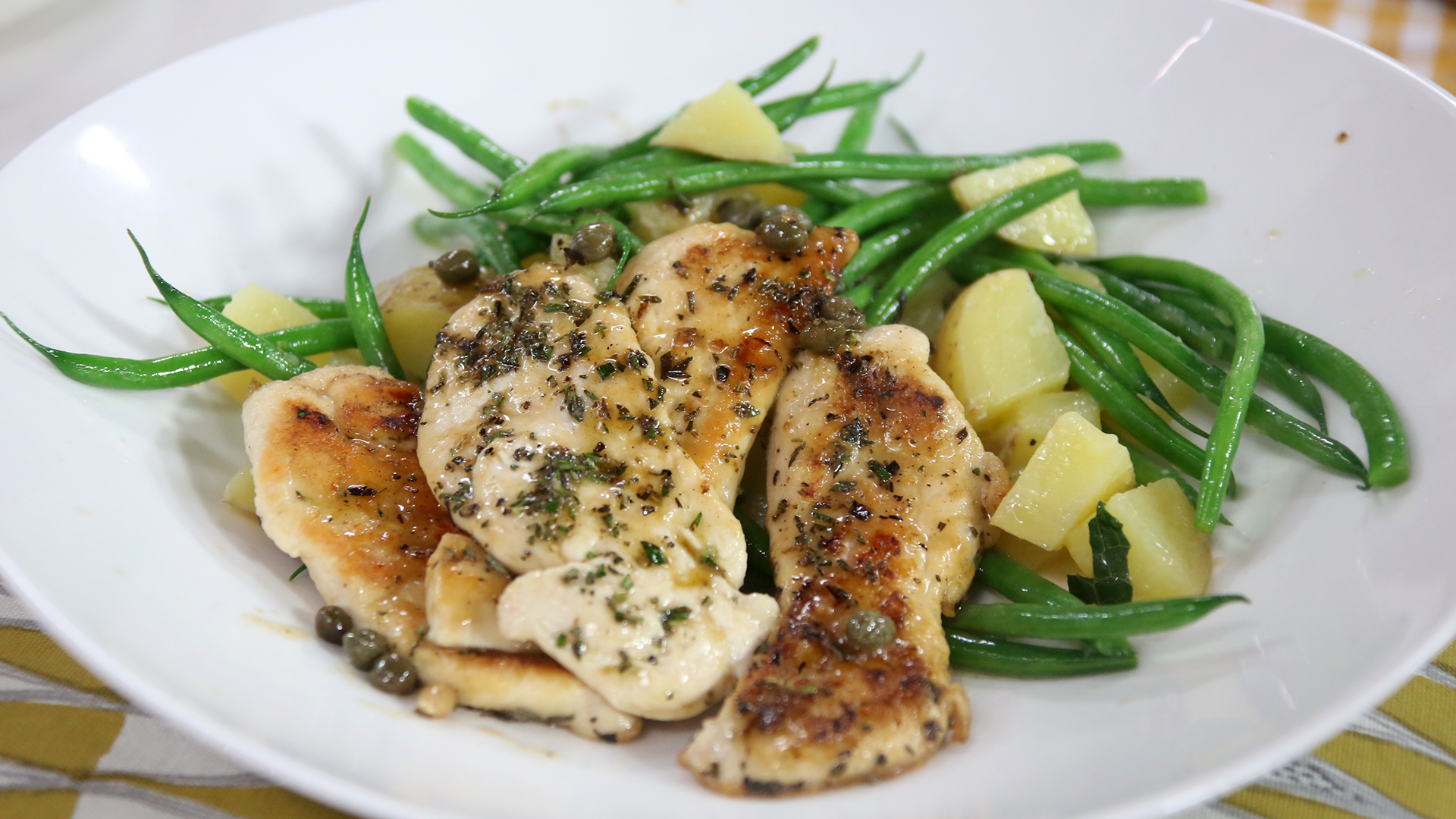 Lemony chicken tenders with green beans and diced potatoes