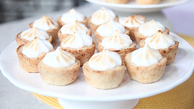 Lemon meringue pie tarts