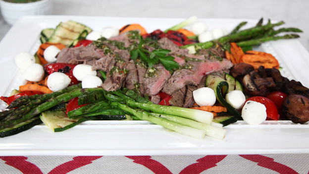 Sous vide carne asada and grilled veggies with chimichurri sauce