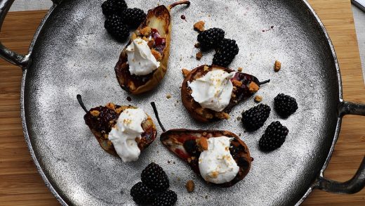 Grilled pears with blackberry sauce