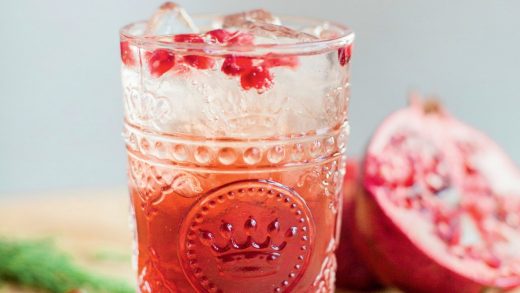 Pomegranate and ginger spritzer