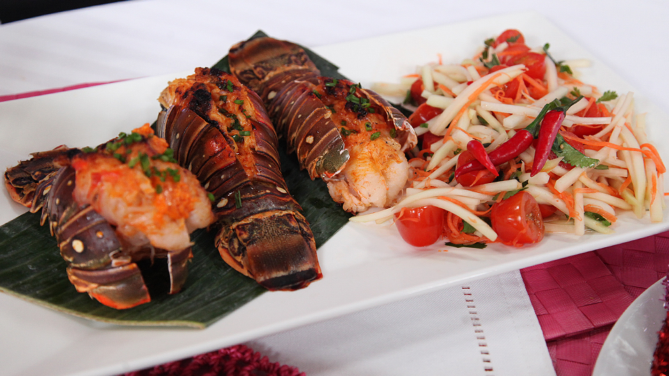 Som Tam with spicy grilled lobster