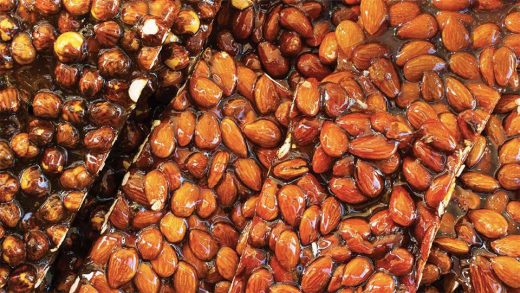 Almond nut brittle