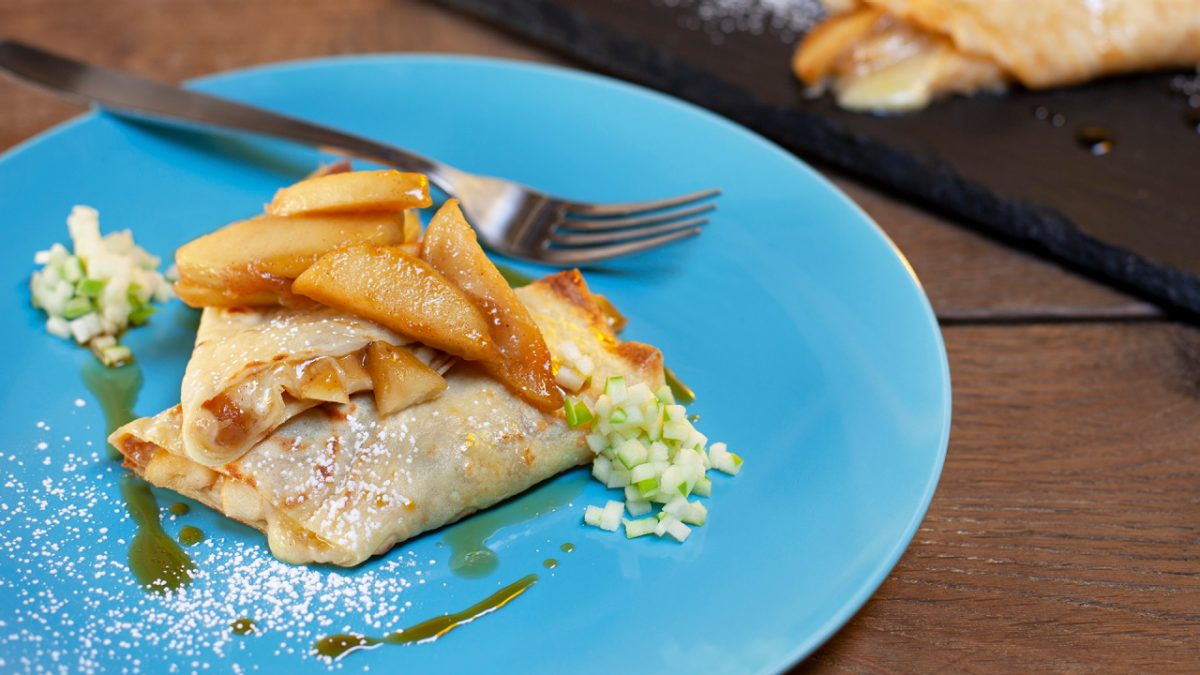 Apple cheddar crepes