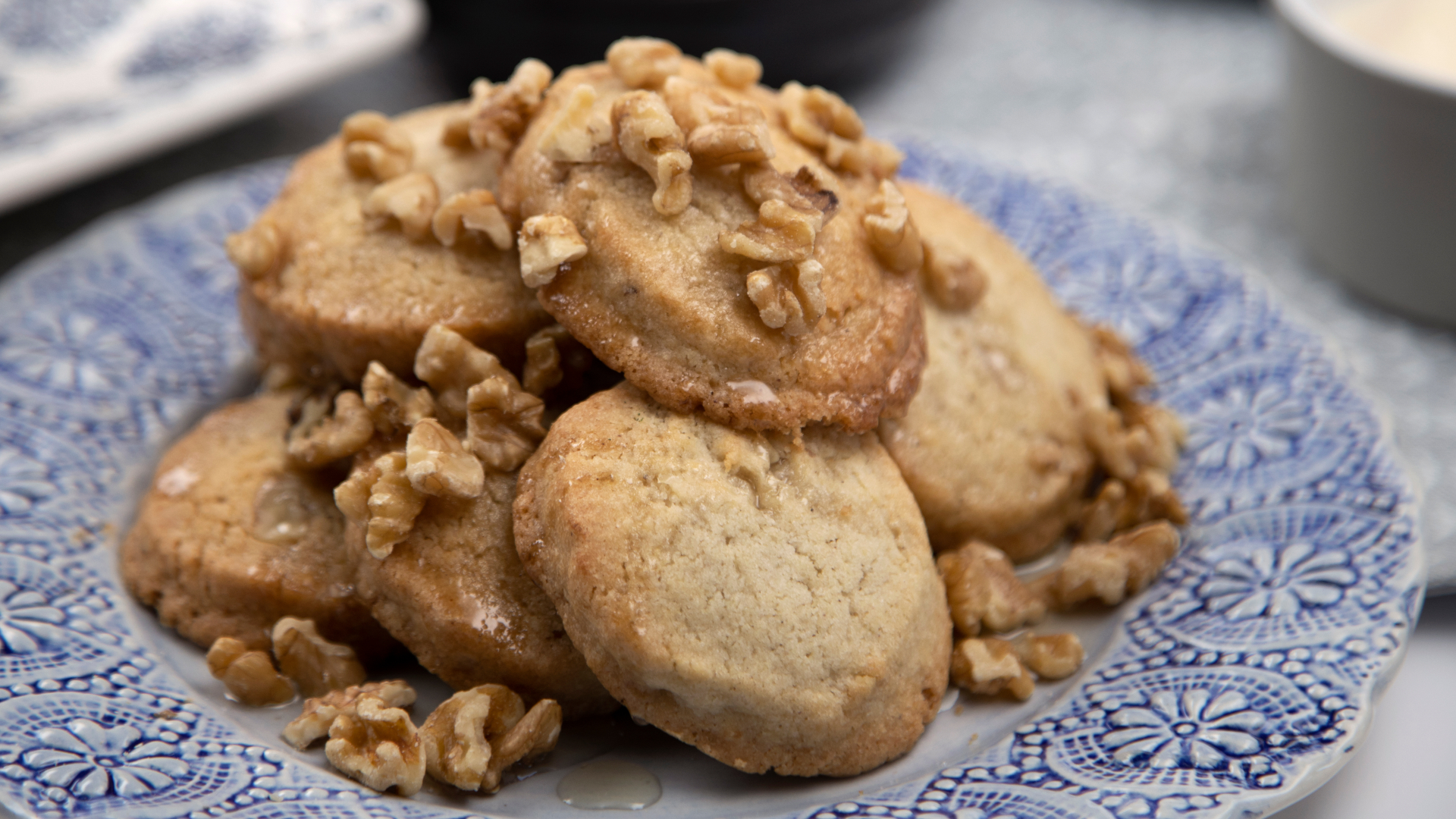 Walnut baklava cookies