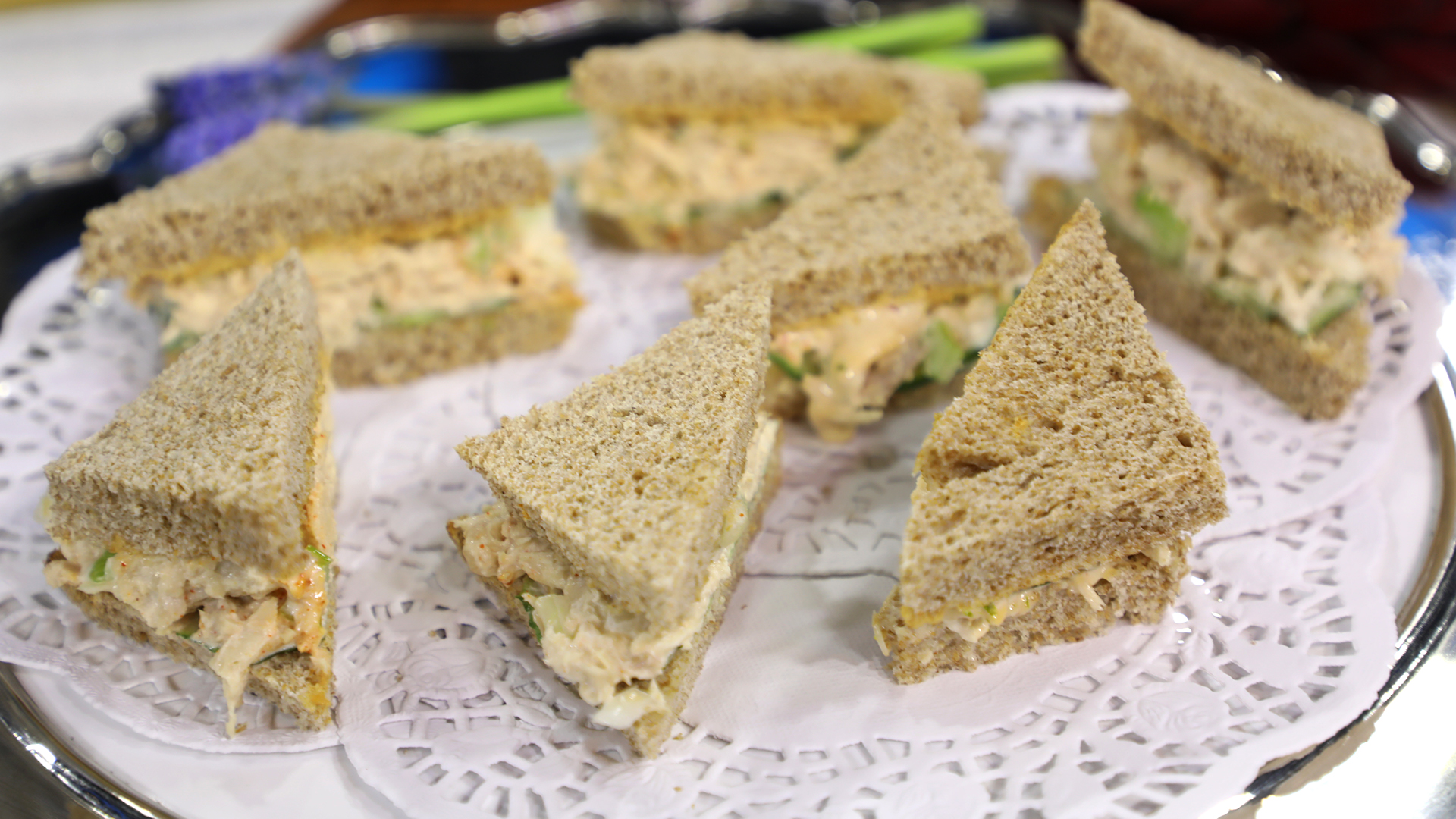 Spicy tuna salad sandwiches