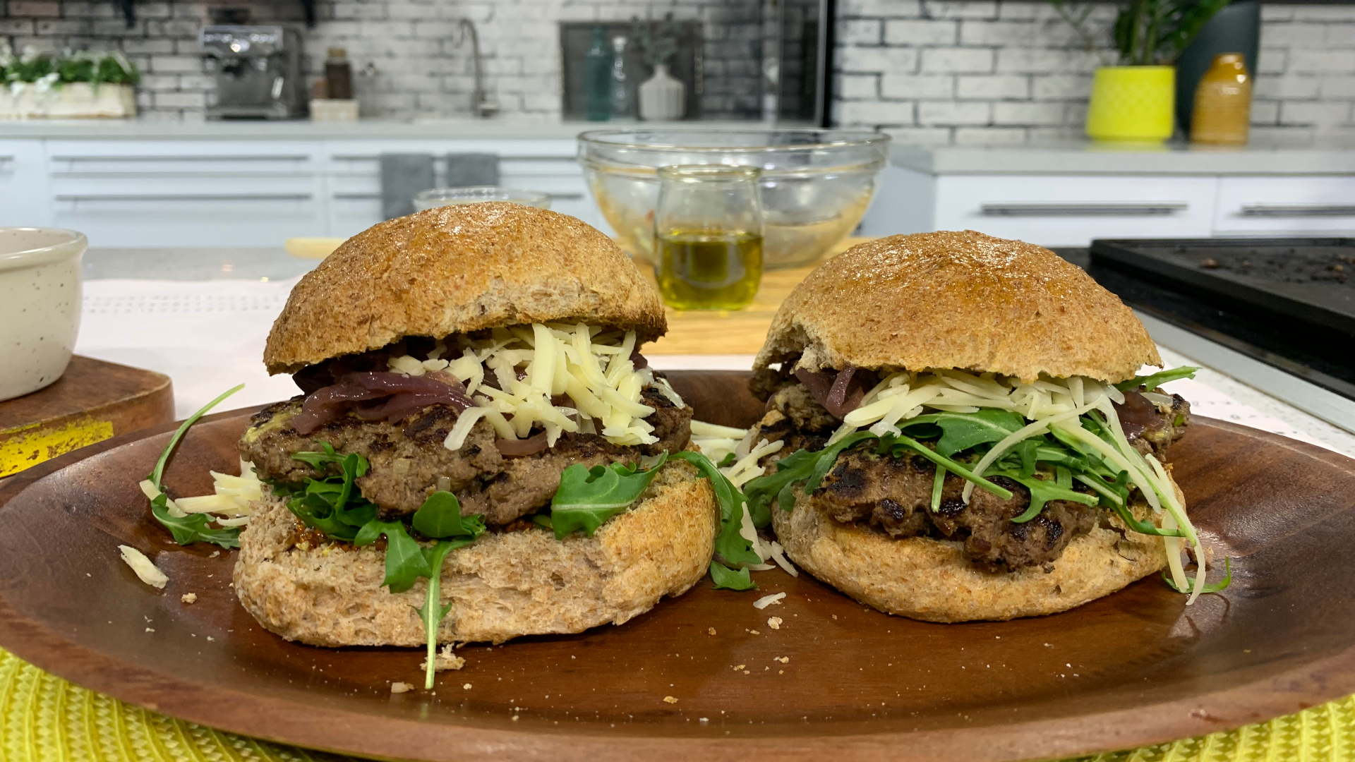 Bison burger with caramelized red onions, red wine