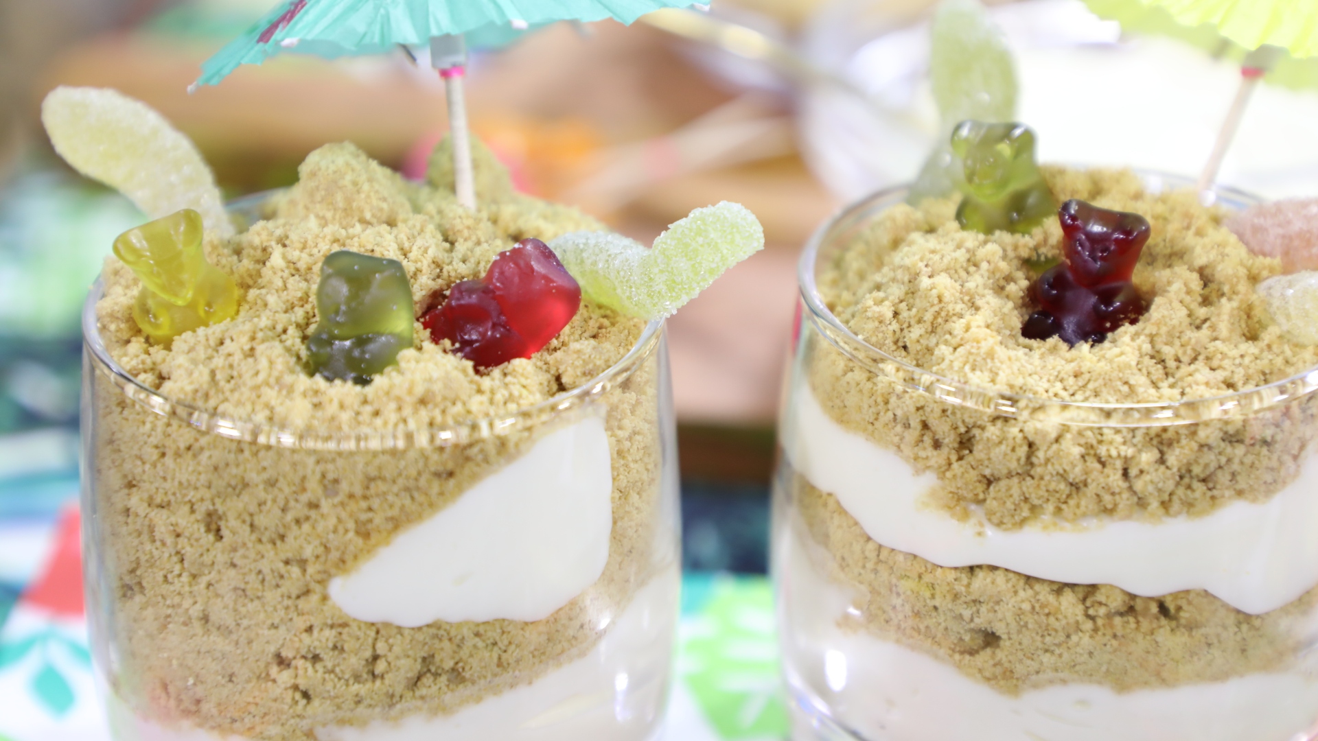 Sand and sun pudding cups