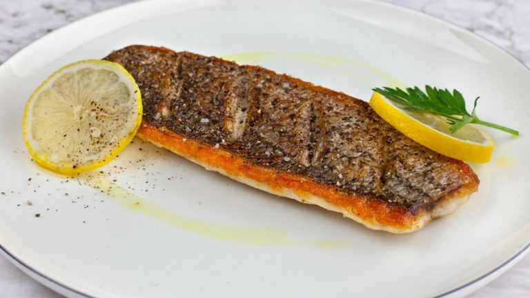 Pan seared sea bass with lemon