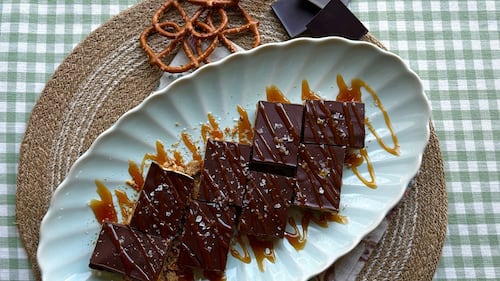 Peanut Butter Icebox Pretzel Bars