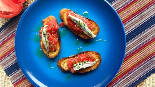 Pan con Tomate Crostini