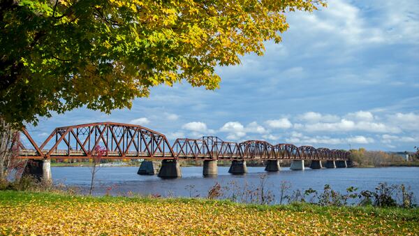 Fredericton Riverfront Trails – Capital City Walks